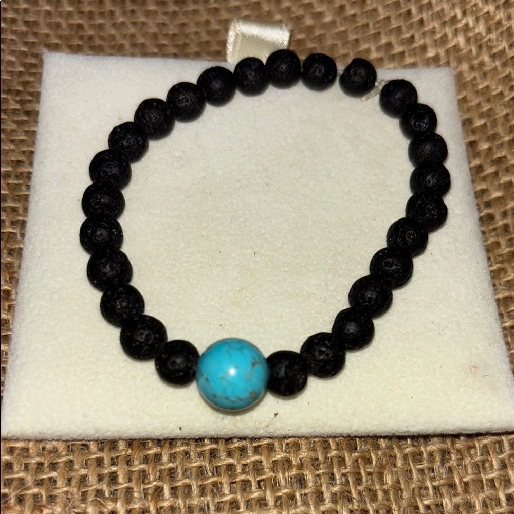 Black and Turquoise Beaded Bracelet - Picture 2 of 4